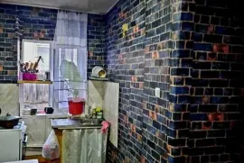 იყიდება სახლი, 8 ოთახიანი, თბილისი, სვანეთის უბანი