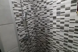 ქირავდება ბინა, 2 ოთახიანი, ახალი აშენებული, ბათუმი, აეროპორტის უბანი