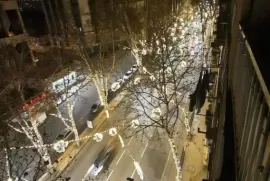 იყიდება ბინა, 3 ოთახიანი, ძველი აშენებული, თბილისი, ვერა