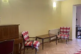 იყიდება ბინა, 3 ოთახიანი, ძველი აშენებული, თბილისი, საბურთალო