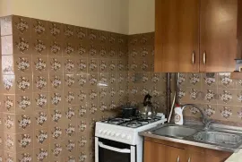 იყიდება ბინა, 3 ოთახიანი, ძველი აშენებული, თბილისი, საბურთალო