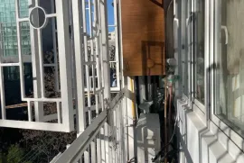 იყიდება ბინა, 3 ოთახიანი, ძველი აშენებული, თბილისი, საბურთალო