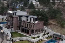 Продается Дом, 7 Kомнатная,  Окрестности Тбилиси, Цхнети