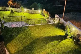 Продается Дом, 7 Kомнатная,  Окрестности Тбилиси, Цхнети