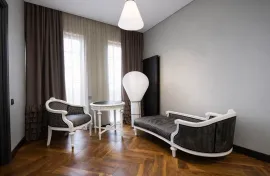 Продается Дом, 7 Kомнатная,  Окрестности Тбилиси, Цхнети