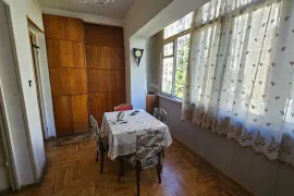 იყიდება ბინა, 2 ოთახიანი, ძველი აშენებული, თბილისი, საბურთალო