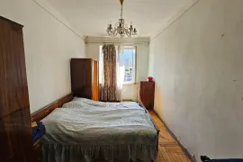 იყიდება ბინა, 2 ოთახიანი, ძველი აშენებული, თბილისი, საბურთალო