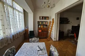 იყიდება ბინა, 2 ოთახიანი, ძველი აშენებული, თბილისი, საბურთალო