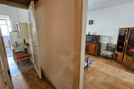 იყიდება ბინა, 2 ოთახიანი, ძველი აშენებული, თბილისი, საბურთალო