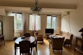 ქირავდება ბინა, 5 ოთახიანი, ახალი აშენებული, თბილისი, საბურთალო