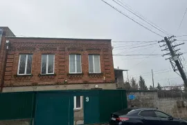 იყიდება სახლი, 13 ოთახიანი, თბილისი, სვანეთის უბანი