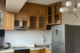 Аренда, 2 Kомнатная, Старое здание, Тбилиси, saburtalo