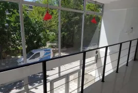 For Rent, Universal commercial space, Digomi