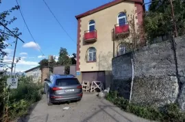 იყიდება სახლი, 7 ოთახიანი, თბილისი, მუხიანი