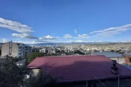 იყიდება სახლი, 7 ოთახიანი, თბილისი, მუხიანი