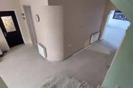 იყიდება სახლი, 7 ოთახიანი, თბილისი, მუხიანი