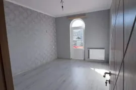 იყიდება სახლი, 7 ოთახიანი, თბილისი, მუხიანი