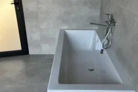 იყიდება სახლი, 4 ოთახიანი, ბათუმი