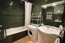 ქირავდება ბინა, 3 ოთახიანი, ძველი აშენებული, თბილისი, ვერა