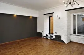 ქირავდება, უნივერსალური კომერციული  ფართი, სოლოლაკი