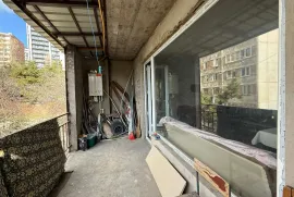 იყიდება ბინა, 5 ოთახიანი, ძველი აშენებული, თბილისი, საბურთალო