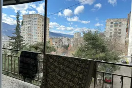 იყიდება ბინა, 5 ოთახიანი, ძველი აშენებული, თბილისი, საბურთალო