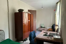 იყიდება ბინა, 5 ოთახიანი, ძველი აშენებული, თბილისი, საბურთალო