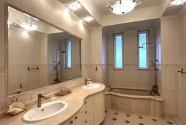 ქირავდება სახლი, 6 ოთახიანი, თბილისი, მთაწმინდა