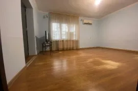 იყიდება, უნივერსალური კომერციული  ფართი, ვერა