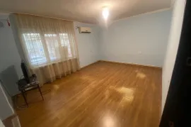 იყიდება, უნივერსალური კომერციული  ფართი, ვერა