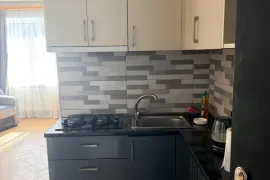 ქირავდება ბინა დღიურად, 1 ოთახიანი, ძველი აშენებული, თბილისი