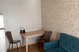 ქირავდება ბინა დღიურად, 1 ოთახიანი, ძველი აშენებული, თბილისი