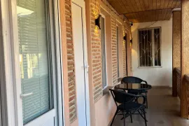 იყიდება ბინა, 4 ოთახიანი, ძველი აშენებული, თბილისი, ჩუღურეთი