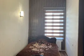 იყიდება ბინა, 4 ოთახიანი, ძველი აშენებული, თბილისი, ჩუღურეთი