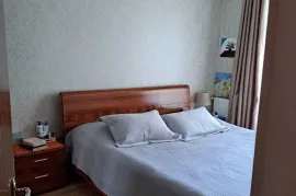 იყიდება ბინა, 4 ოთახიანი, ძველი აშენებული, თბილისი, ვაზისუბანი