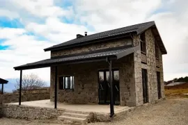 იყიდება სახლი, 4 ოთახიანი, თელავი, ვარდისუბანი 