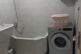 Продается квартира, 3 Kомнатная, Старое здание, Тбилиси, saburtalo