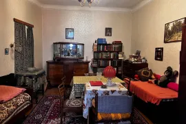 Продается квартира, 1 Kомнатная, Старое здание, Тбилиси, Авлабари