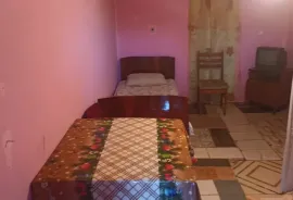 ქირავდება ბინა, 1 ოთახიანი, ძველი აშენებული, ბათუმი, ბაგრატიონის უბანი