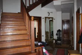 House For Sale, Kotoraantkari