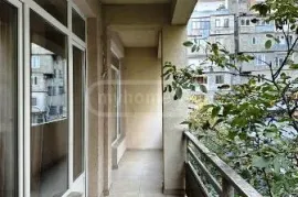 Аренда, 3 Kомнатная, Старое здание, Тбилиси, vake