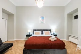 Apartment for sale, 3 Room, Old building, Tbilisi, Sololaki