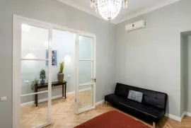 Apartment for sale, 3 Room, Old building, Tbilisi, Sololaki