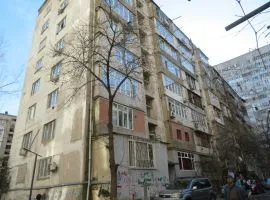 Daily Apartment Rent, 3 Room, Old building, Tbilisi, saburtalo