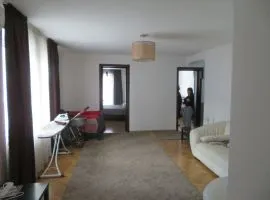 Аренда квартир посуточно, 3 Kомнатная, Старое здание, Тбилиси, saburtalo