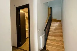 Продается , Гостиница, Бакуриани