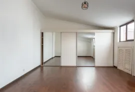 იყიდება ბინა, 7 ოთახიანი, ძველი აშენებული, თბილისი, საბურთალო