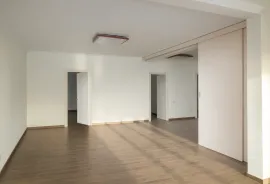 იყიდება ბინა, 7 ოთახიანი, ძველი აშენებული, თბილისი, საბურთალო