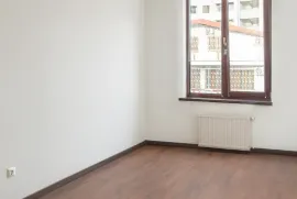 იყიდება ბინა, 7 ოთახიანი, ძველი აშენებული, თბილისი, საბურთალო