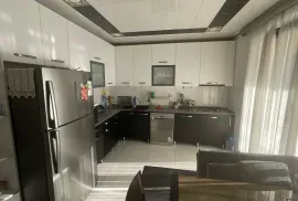 იყიდება სახლი, 7 ოთახიანი, თბილისი, აეროპორტის დას.